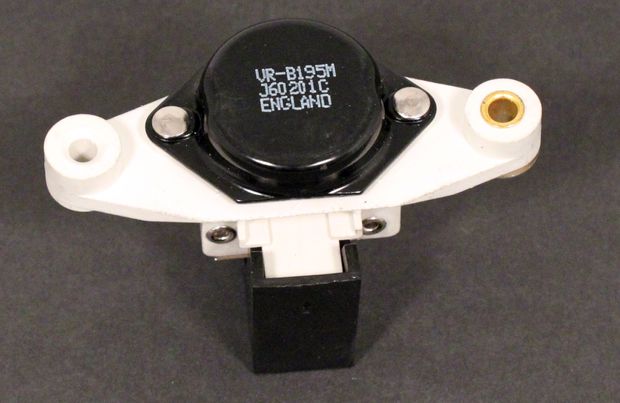 Holder for Charging relay 240 -80 14V in the group Volvo / 240/260 / Electrical components / Alternator AC / Alternator 240 D20/D24 at VP Autoparts Inc. (244332)