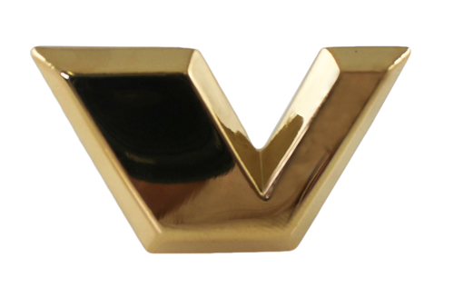 Letter V Amazon/1800 gold in the group Volvo / Amazon/122 / Body / Emblem / Emblems Amazon/122 B18 at VP Autoparts Inc. (658789)