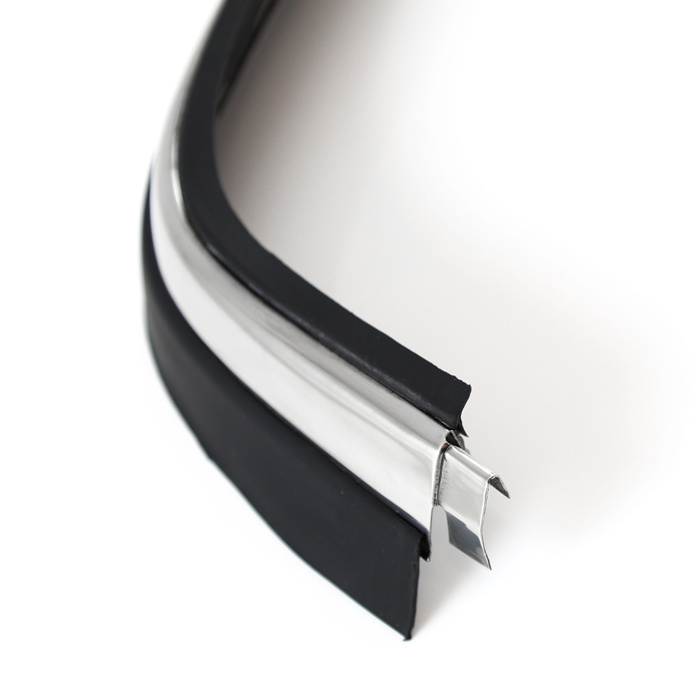 Trim molding Bumper 240 Chrome RHF