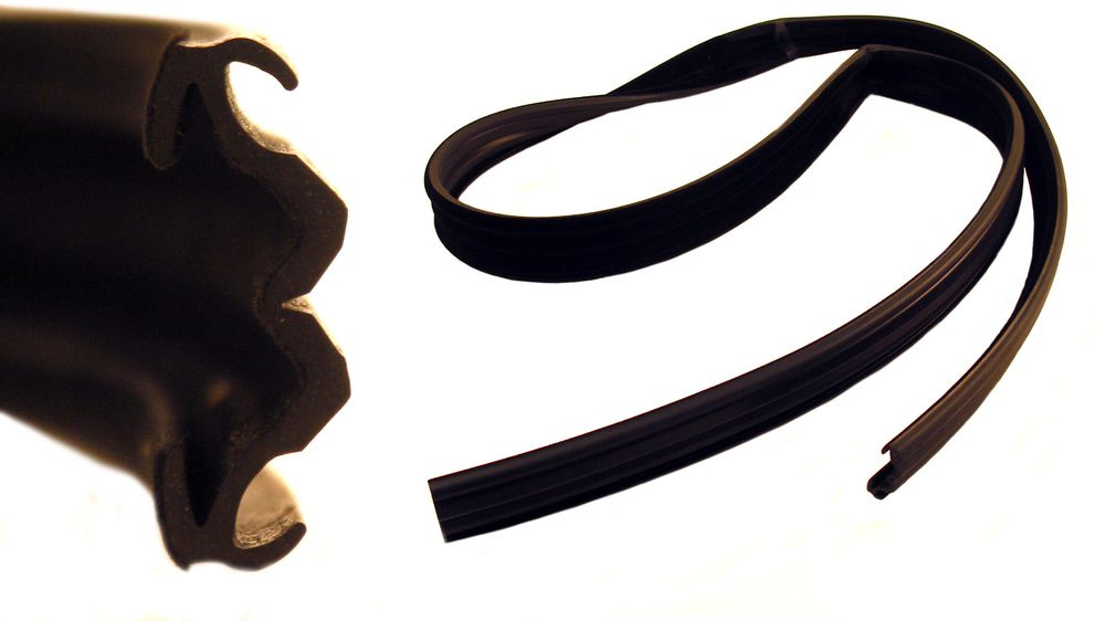 Guide channel 244/245 front door