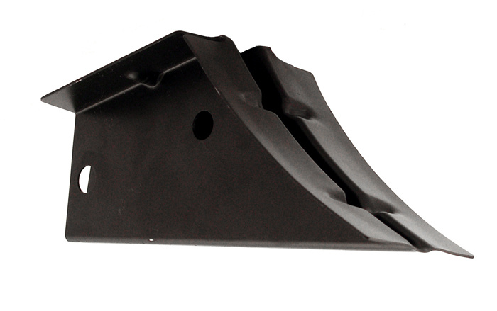 Bumper bracket spare wheel container 122