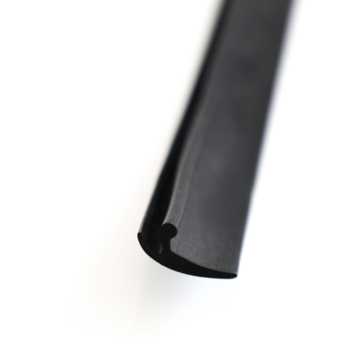 Scraper molding outer 120 4d/122 Wagon
