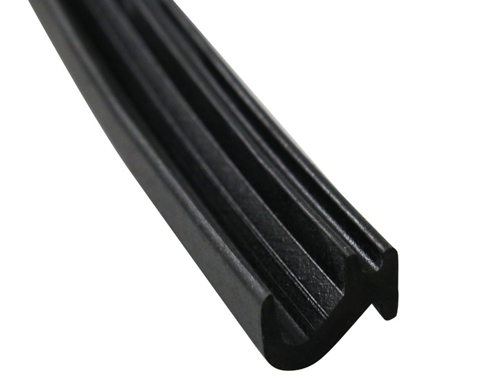 Rubber seal Bonnet Amazon 66-70 rear