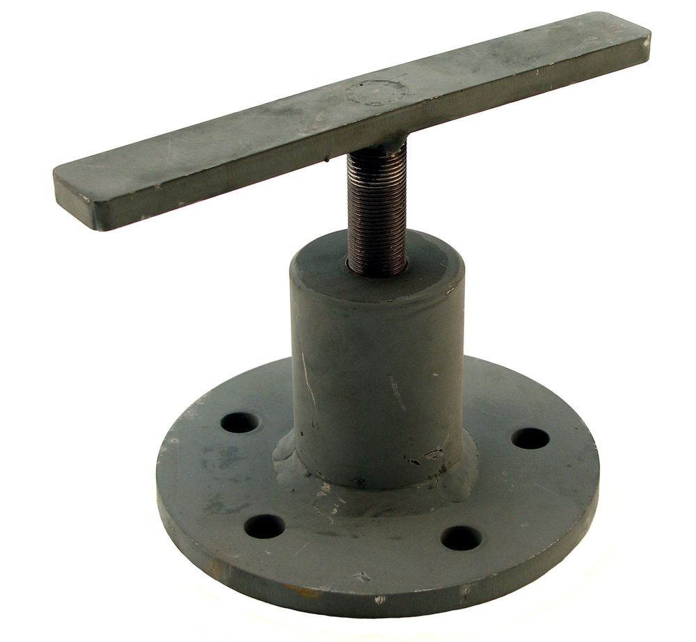 Brake drum puller rear